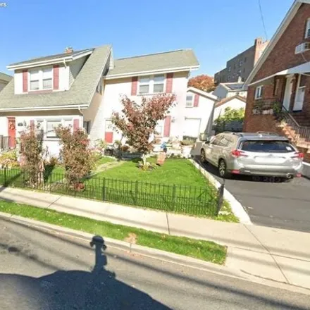 Rent this 1 bed house on 373 Lafayette Avenue in Grantwood, Cliffside Park