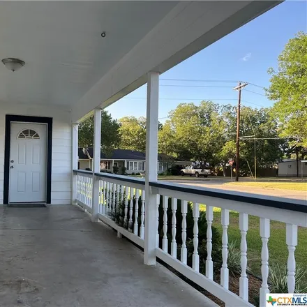 Image 3 - 200 River Street, Hallettsville, TX 77964, USA - House for sale