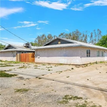 Image 3 - 3325 Horne Street, Bakersfield, CA 93307, USA - House for sale