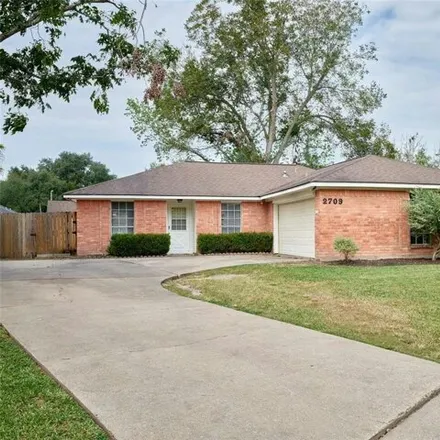 Rent this 4 bed house on 2709 Lee Cir in Rosenberg, Texas