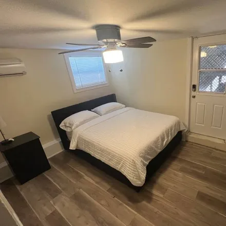 Rent this 1 bed apartment on Sacramento