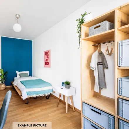 Image 2 - F1, Klara-Franke-Straße 22, 10557 Berlin, Germany - Room for rent