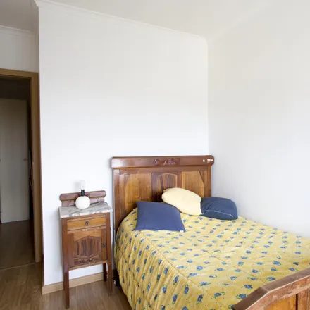 Rent this 3 bed room on Rua Gilberto Freyre 7 in 1950-353 Lisbon, Portugal