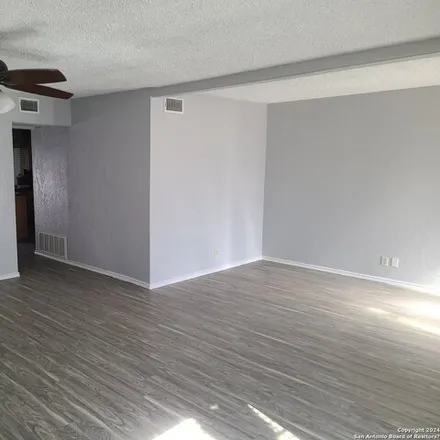 Image 4 - 6703 Spring Time Drive, San Antonio, TX 78249, USA - Townhouse for rent