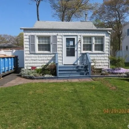 Buy this 1 bed house on 15 Engleke Street in Brookhaven, North Patchogue