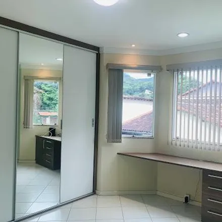 Buy this 4 bed house on Avenida Nélson de Oliveira e Silva in Vila Progresso, Niterói - RJ