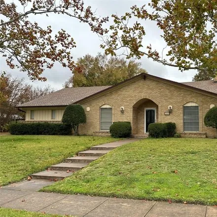 Buy this 5 bed house on 1625 Yarborough Drive in Sherman, TX 75092
