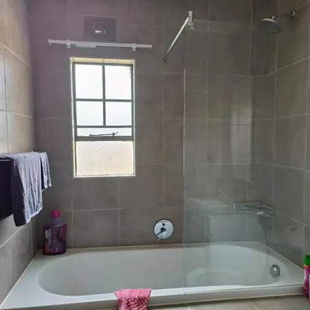 Image 6 - Jopie Fourie Street, Wolmer, Pretoria, 0110, South Africa - Apartment for rent