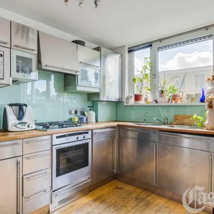 Image 3 - 17 Warltersville Road, London, N19 3XH, United Kingdom - Apartment for sale