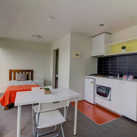 Image 2 - 1 Queens Avenue, Hawthorn VIC 3122, Australia - Apartment for rent