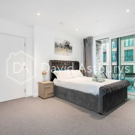 Rent this 3 bed apartment on Braham Street Data Centre in 6 Braham Street, London