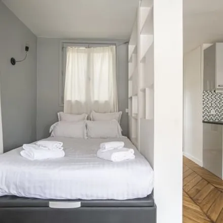 Image 6 - 8 Rue de Paradis, 75010 Paris, France - Apartment for rent