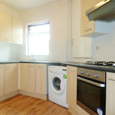 Rent this 3 bed apartment on Battersea High Street