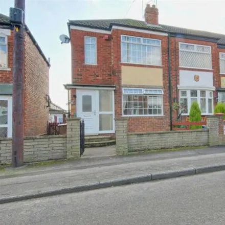 Buy this 3 bed townhouse on Bromwich Road in Willerby, HU10 6SF