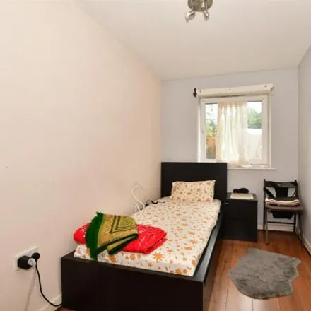 Buy this 2 bed apartment on Philpot Path in London, IG1 1EA