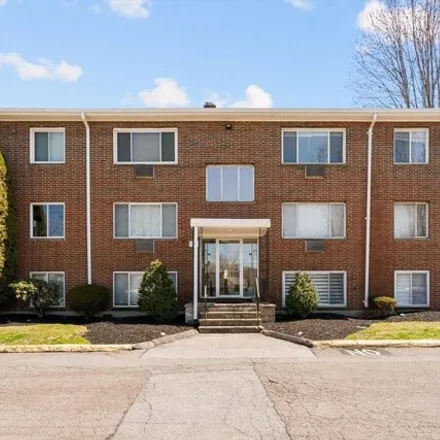 Buy this 1 bed condo on 5 Albert Drive in Woburn, MA 01801