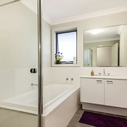 Image 4 - Eleanor Drive, Glenfield NSW 2167, Australia - Apartment for rent