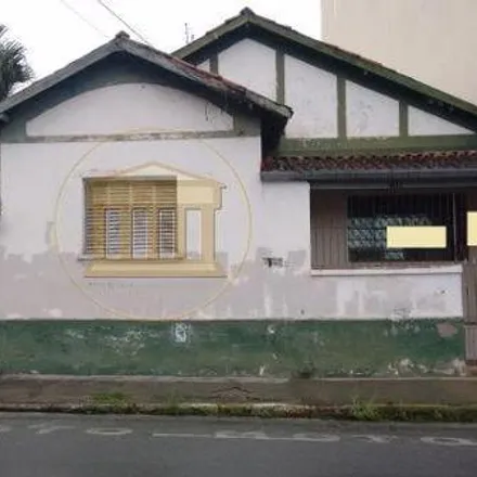 Buy this 2 bed house on Rua Frederico Machado in Centro, Pindamonhangaba - SP