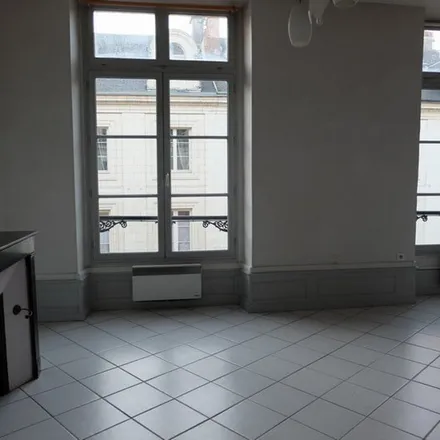 Rent this 2 bed apartment on 35 Rue du Champ Rond in 45000 Cité Emile Zola, France