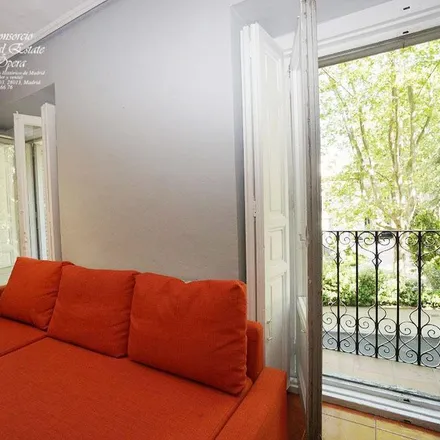 Image 1 - Calle de Tetuán, 28013 Madrid, Spain - Apartment for rent