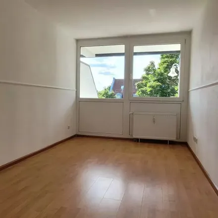 Rent this 4 bed apartment on Düsselweg 14 in 40670 Meerbusch, Germany