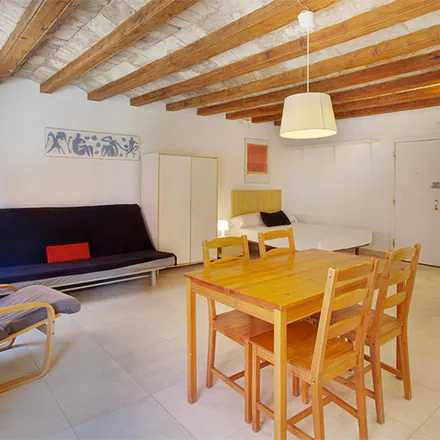 Image 4 - Carrer d'en Robador, 41, 08001 Barcelona, Spain - Apartment for rent
