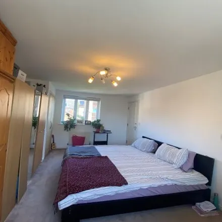 Image 9 - Swansea Close, Liverpool, L19 2HF, United Kingdom - Apartment for rent