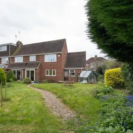Buy this 5 bed duplex on Callow Hill Road in Alvechurch, B48 7LT
