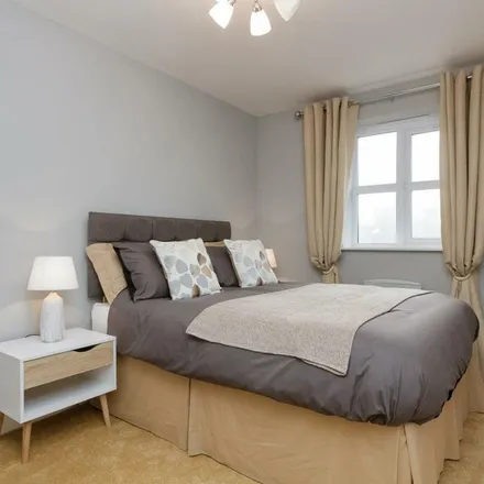 Rent this 2 bed apartment on Melbway House in 18 Meadow Row, London