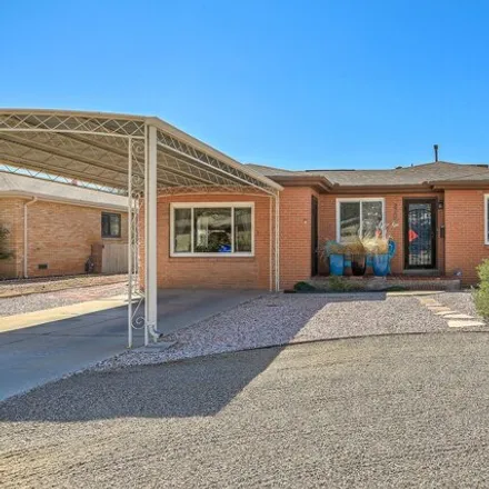 Buy this 3 bed house on 2725 Valencia Drive Northeast in Albuquerque, NM 87110