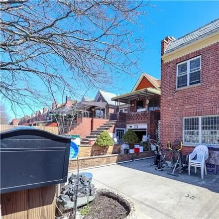 Image 2 - 2173 Brown Street, New York, NY 11229, USA - Duplex for sale