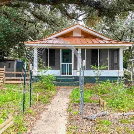 Rent this 2 bed house on 176 North M Street in Pensacola, FL 32502