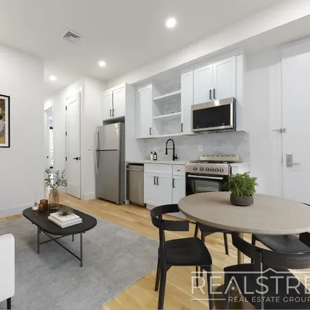 Image 1 - 531 Chauncey Street, New York, NY 11233, USA - House for rent