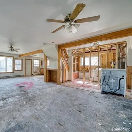 Image 8 - 46386 Jefferson Avenue, Anchor Bay Shores, Chesterfield Township, MI 48047, USA - House for sale