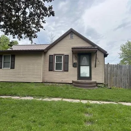 Buy this 3 bed house on 845 27th Street in Fort Madison, IA 52627