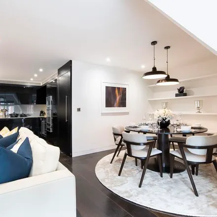 Rent this 2 bed apartment on Duke Street Mansions in 54-76 Duke Street, London