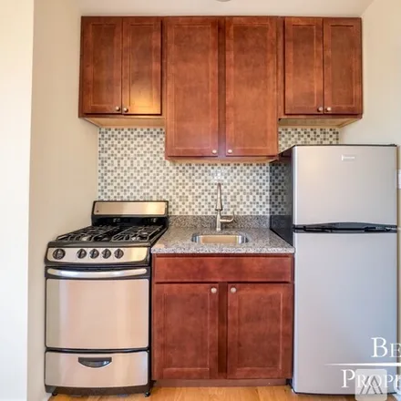 Rent this studio apartment on 4546 N Damen Ave