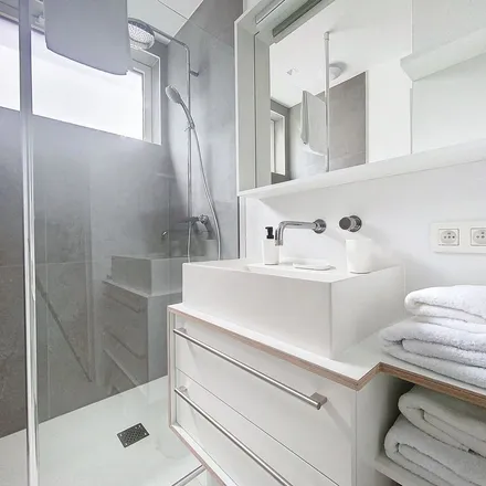 Rent this 2 bed apartment on Avenue de la Forêt - Woudlaan 21 in 1050 Ixelles - Elsene, Belgium