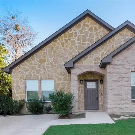 Buy this 3 bed house on Franklin D. Roosevelt High School in 525 Bonnie View Road, Dallas