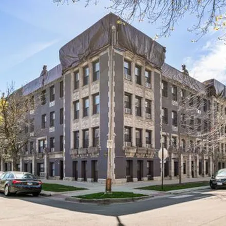 Rent this 2 bed apartment on 4875 North Magnolia Avenue in Chicago, IL 60640