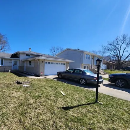 Rent this 3 bed house on 15175 Long Avenue in Oak Forest, IL 60452