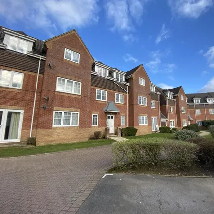 Rent this 2 bed apartment on Foxglove Way in Thatcham, RG18 4BU