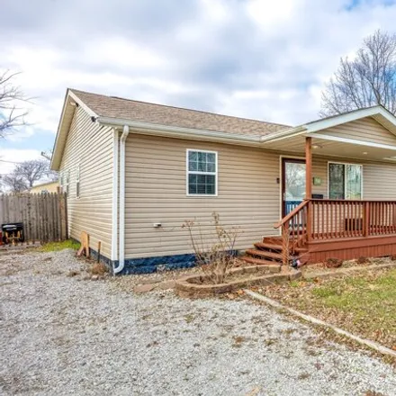 Buy this 3 bed house on 1021 West Buchanan Street in Litchfield, IL 62056
