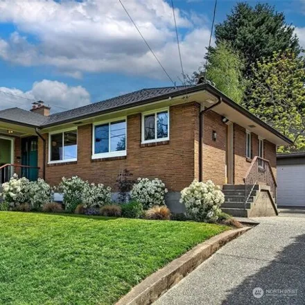 Image 1 - 8054 Wallingford Avenue North, Seattle, WA 98103, USA - House for sale