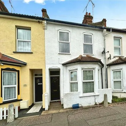 Buy this 3 bed townhouse on Fairfax Drive in Southend-on-Sea, SS0 9GG