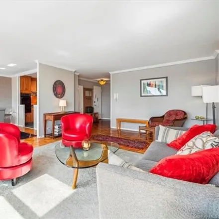 Image 3 - 2500 Johnson Avenue, New York, NY 10463, USA - Apartment for sale