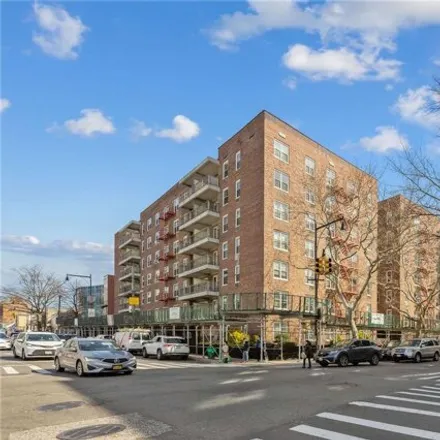 Image 4 - 140-11 33rd Avenue, New York, NY 11354, USA - Apartment for sale