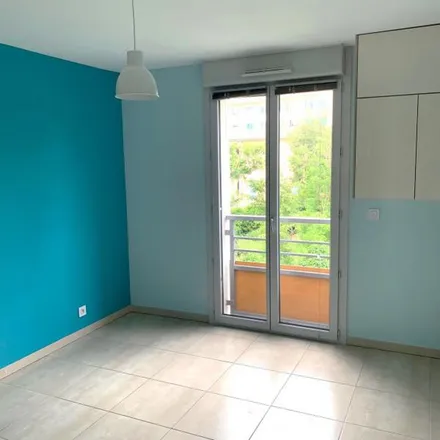 Rent this 3 bed apartment on Les Lucioles in 586 Avenue Georges Pompidou, 04100 Manosque