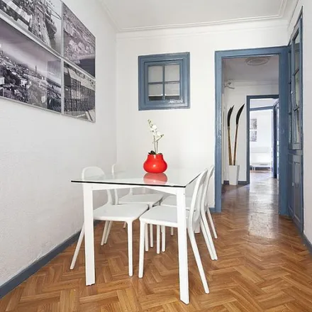 Rent this 5 bed apartment on Carrer de Tamarit in 89, 08015 Barcelona