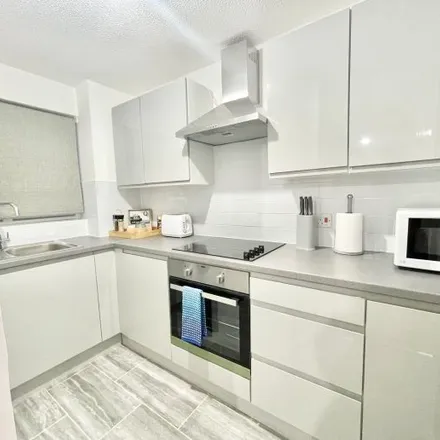 Image 5 - Glenville Grove, London, SE8 4AJ, United Kingdom - Apartment for rent